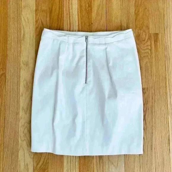 Banana Republic Scalloped Pencil Skirt - Picture 3 of 3